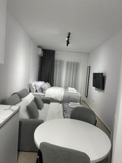 apartments Nikolli 3 - 9
