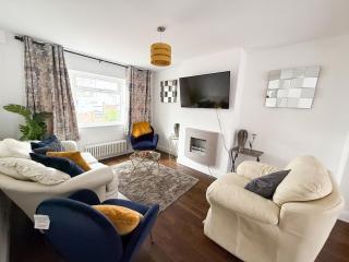 Bassetts -Modern 3 bed and 2 bath House - Contractor and Family ready - 8