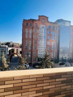 A stylish and fully furnished 2-bedroom apartment - 5