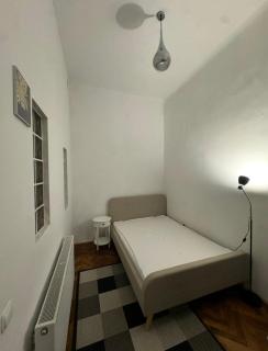2-Bedroom Central Apartment near UNTOLD with Parking - 4