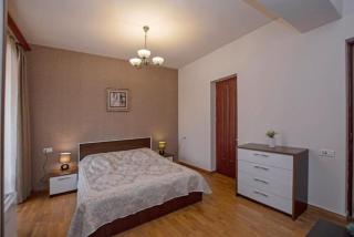 Seasons Hotel - 1