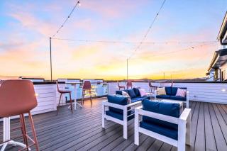 NEW Nash Eras - Rooftop Decks with Hot Tub - 15 Beds - 2