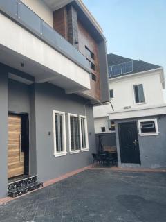 Exclusive Getaway with Comfort, Class and Convenience - 0