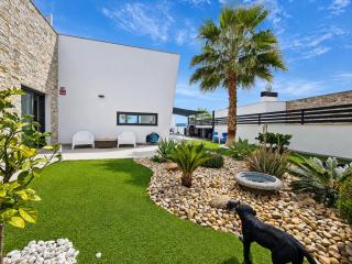 Hillside Luxury Villas by NRAS - 3