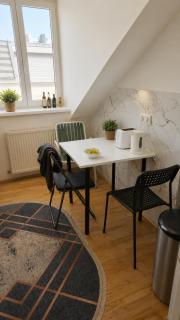 Comfortable Furnished Room in Shared Apartment -D - 1