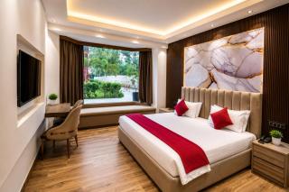The Aura Hotel & Resort - 6