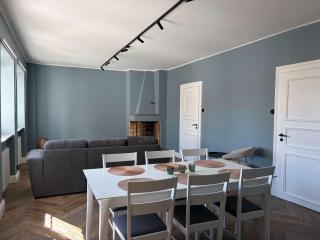 Beautiful newly renovated 2 bedroom apartment - 5