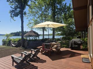 Serenity Cove • Silver Lake • Warm Fireplace home - 7