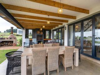 Cosy Farmhouse on Springrove Dam - 9