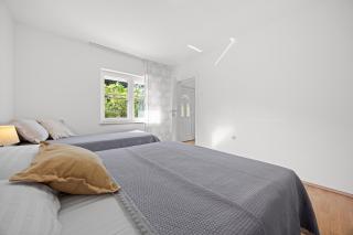 Apartment With a Garden - 3