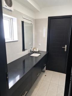 Zameen Opal Executive 2-Bed Suite - 4