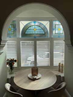 Newly refurbished stunning two bed apartment - 8