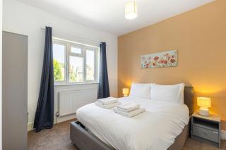 GuestReady - Charming Kingston Home with Garden - 7