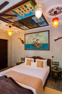 ELIVAAS Signature Vintage Retreat 5-BHK Riverfront Heritage Villa - 5