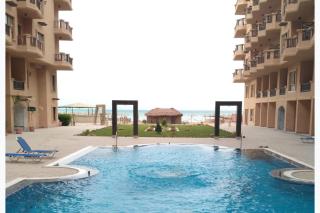 Beachfront Stay - Pool - Balcony - Central - 8