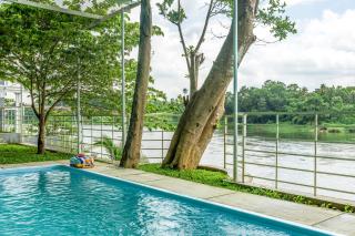 ELIVAAS Signature Vintage Retreat 5-BHK Riverfront Heritage Villa - 9