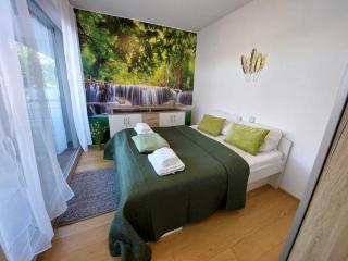 Dream Getaway Apartment with Jacuzzi and Pool - 7