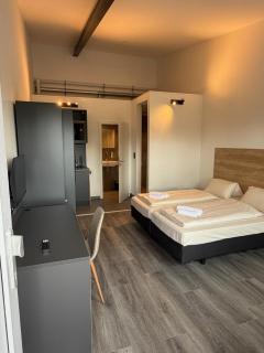 Staytopus OHA1 Autohof Tornesch New Apts Free Parking - 8