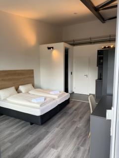 Staytopus OHA1 Autohof Tornesch New Apts Free Parking - 7