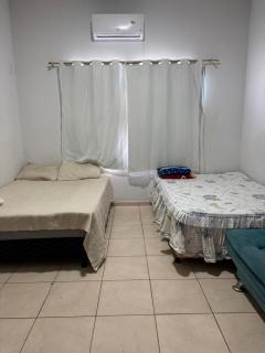 Quarto bem localizado - 2