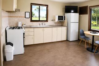 Penola Coonawarra Caravan Park - Pet Friendly Accommodation - 1