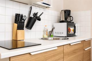 Cozy & Stylish Long-Term 1-BR Studio Retreat - 4