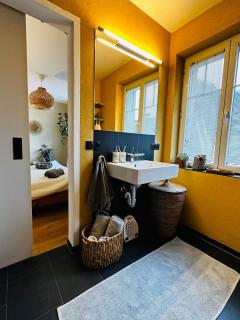 Charming Boho chic apt with free parking - 4