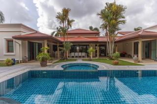 Luxury 4BR Villa 5 Private Pool Jacuzzi - 0