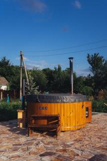 Thatch Guesthouse with Banya & Jacuzzi, Near Beach - 5