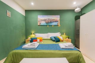 NEW - NEAR BARI VECCHiA & CENTRAL STATION - Typical Bari Home - 0
