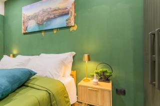 NEW - NEAR BARI VECCHiA & CENTRAL STATION - Typical Bari Home - 6