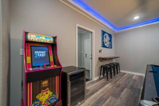 Lakefront Oasis 7 Min to DWNTN with Game Room! - 4