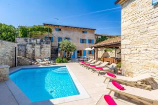 Villa Fumica by Villa Plus - 9