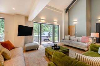 4 Bed in Ewhurst Green oc-w31032 - 2
