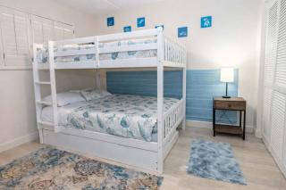 Two Bedroom Condo - 2 Pools - Steps to Beach - 3