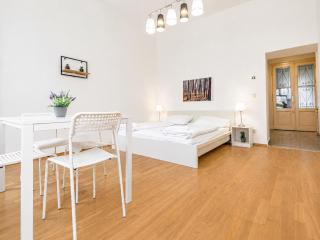 Comfortable Two Bedroom Apartment for Long Stays - 7