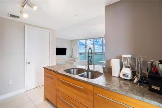 IconBrickell Panoramic Bay & City View 2BR Retreat - 2