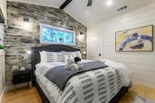 Secluded Luxury Cabin w/ Hot Tub & Fireplace - 7