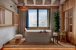 Treehouse Hotel Manchester - 3
