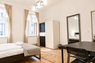 Spacious Two Bedroom Apartment Near Wiener Stadthalle - 9