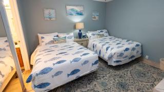Direct Beachfront Condo with access to Pool - Hot Tub - Tennis - 4