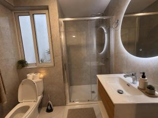 Bright & Spacious 3BR Apartment - C2 - 8