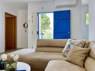 Charming 3-Bedroom Apartment in Historic Carthage, Tunisia - 3