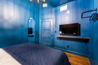 Hollyhock Suite 510 - 6
