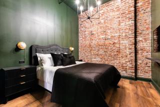 Hollyhock Suite 505 - 2