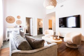 Hollyhock Suite 507 - 5