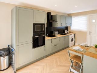Charming 2 BDR near Edinburgh - Sleeps 6 - Free Parking - 7