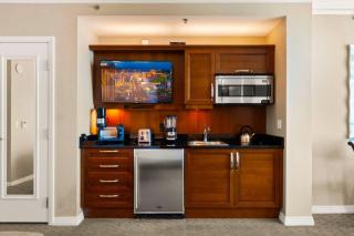 Signature Studio No Resort Fee - 9