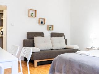 Stylish 2BR Stay Near Wiener Stadthalle & Suitable for Long Stays - Vienna - 7