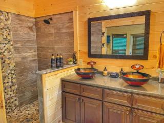 Quiet+Peaceful+fast WIFI+Dollywood+Hottub/FP #8 - 7